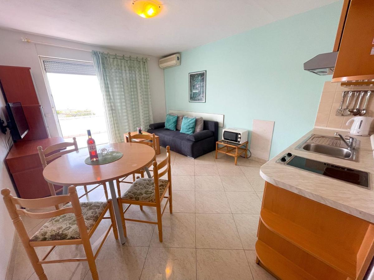 Apartmani Toni Драмаль Екстер'єр фото